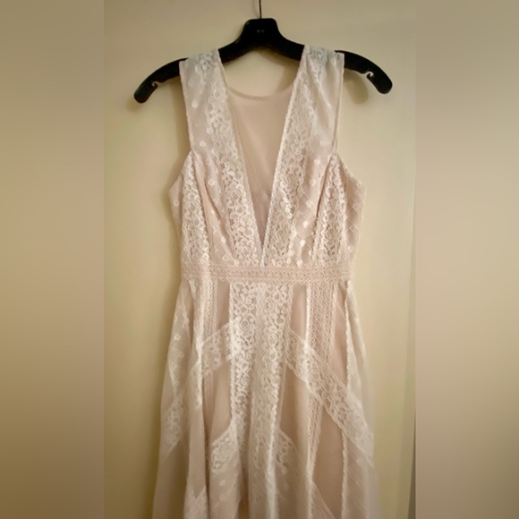NWT BCBGMAXAZRIA Andi Asymmetric Lace & Tulle Maxi Dress size 0 - Picture 5 of 7